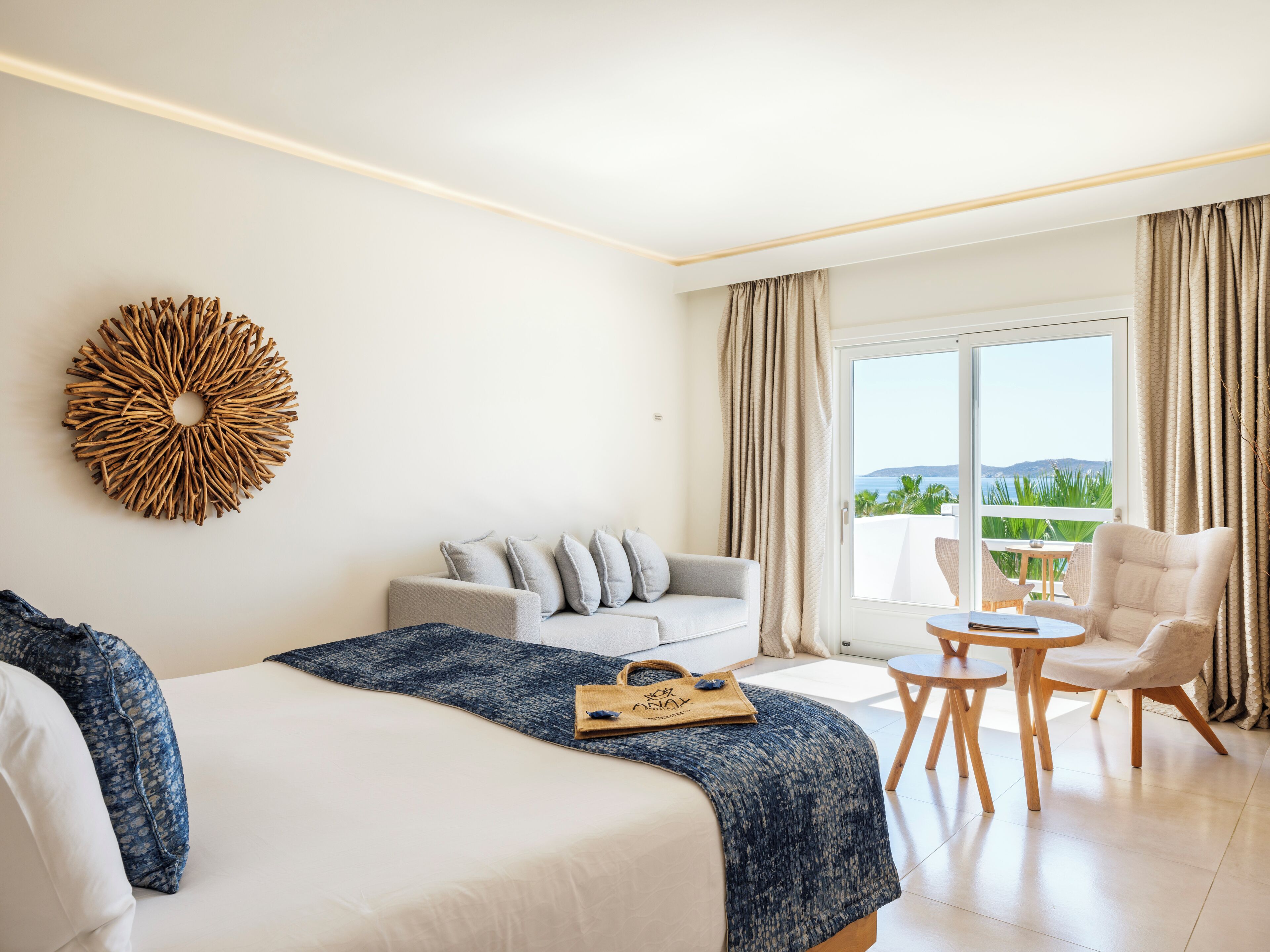 Premium Honeymoon Suite