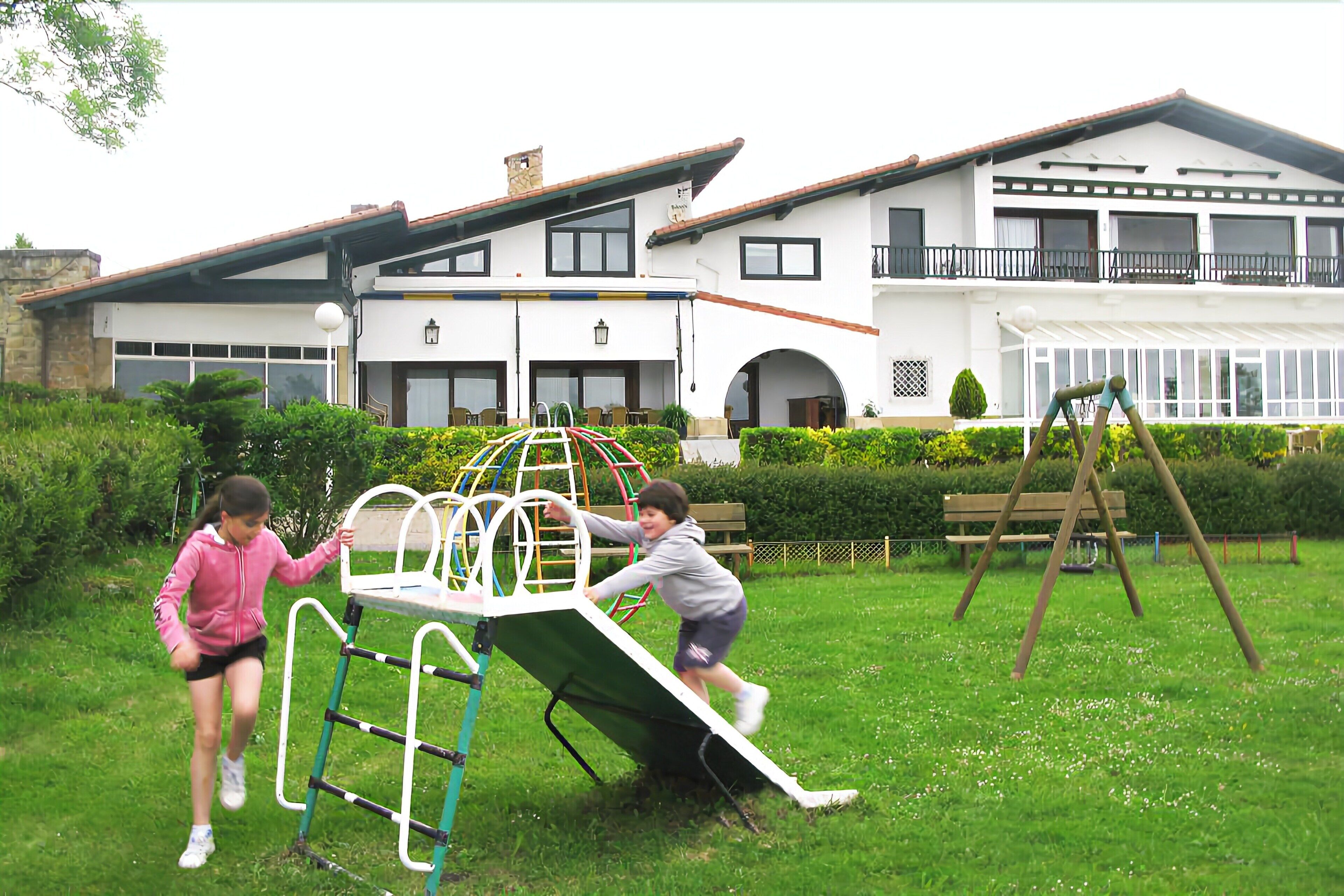 children’s play area – outdoor