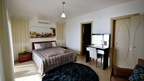 Villa, eigener Pool | 5 Schlafzimmer, Schreibtisch, Bügeleisen/Bügelbrett
