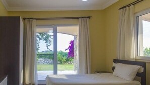 Villa | 4 chambres, bureau, fer et planche à repasser, lit de bébé (gratuit)