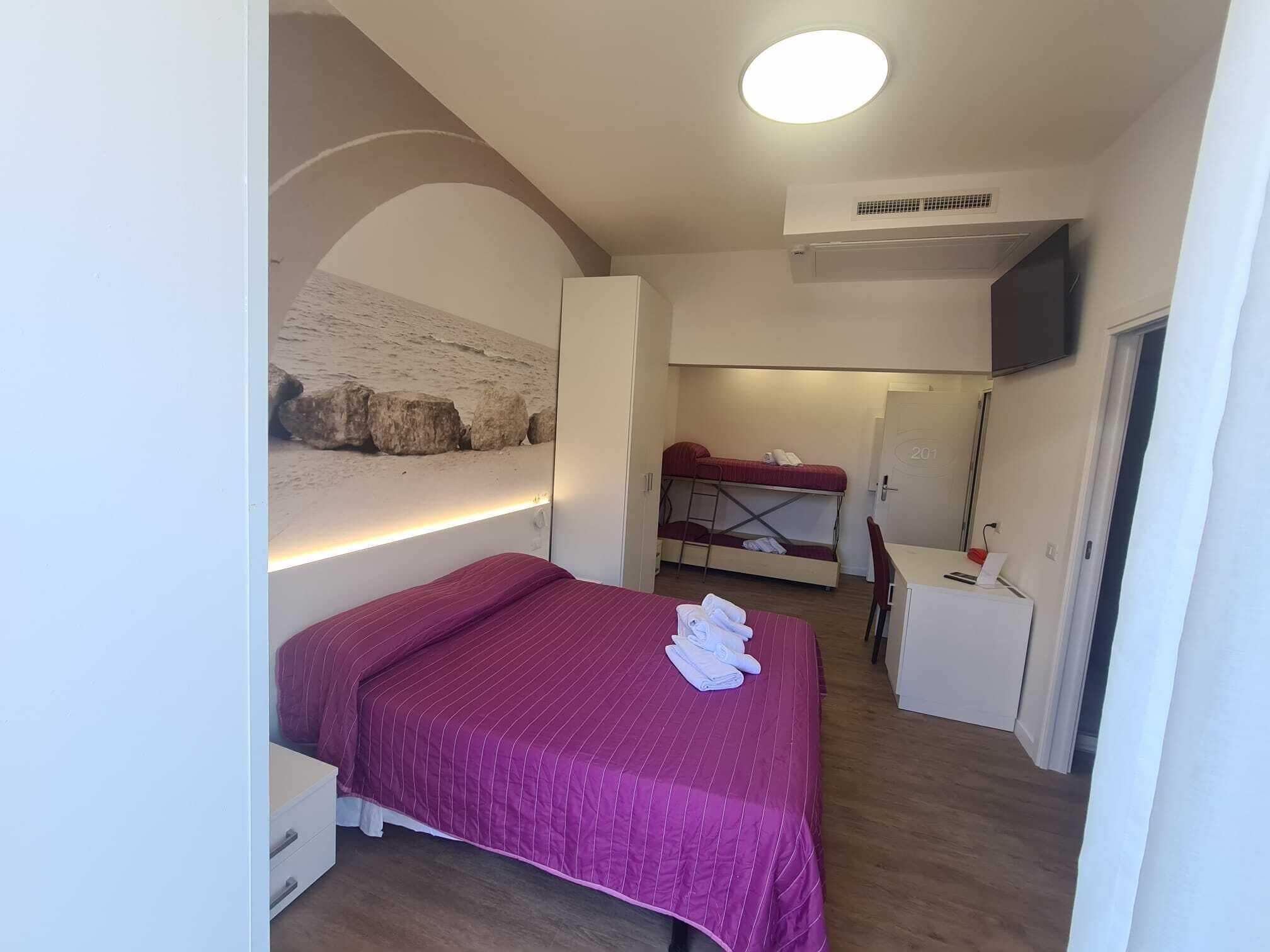 quadruple room | in-room safe, soundproofing, cots/infant beds, free wifi