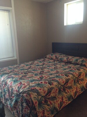 Basic-Einzelzimmer, 1 Queen-Bett | Kostenloses WLAN