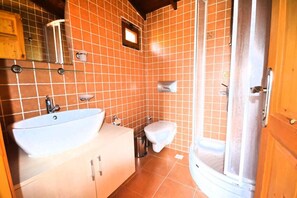 Vila | Kamar mandi | Shower, pengering rambut,  dan handuk