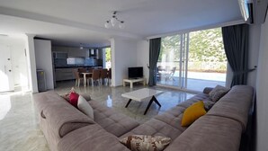 Villa, 4 Bedrooms (3 Double ,2 Single and 1 Single Sofa ) | Living area - Villa White (Kas)