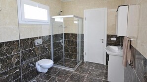 Villa, 4 Bedrooms (3 Double ,2 Single and 1 Single Sofa ) | Bathroom - Villa White (Kas)