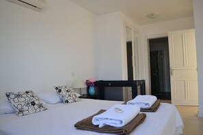 Villa | 5 soverom, skrivebord, strykejern/-brett og barnesenger (inkludert)