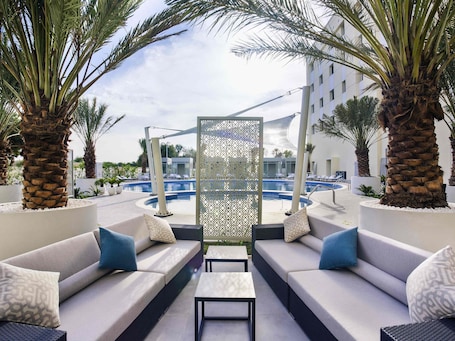 Bar (en la propiedad). Mercure Sohar