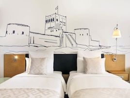 Hochwertige Bettwaren, Zimmersafe, Schreibtisch, schallisolierte Zimmer