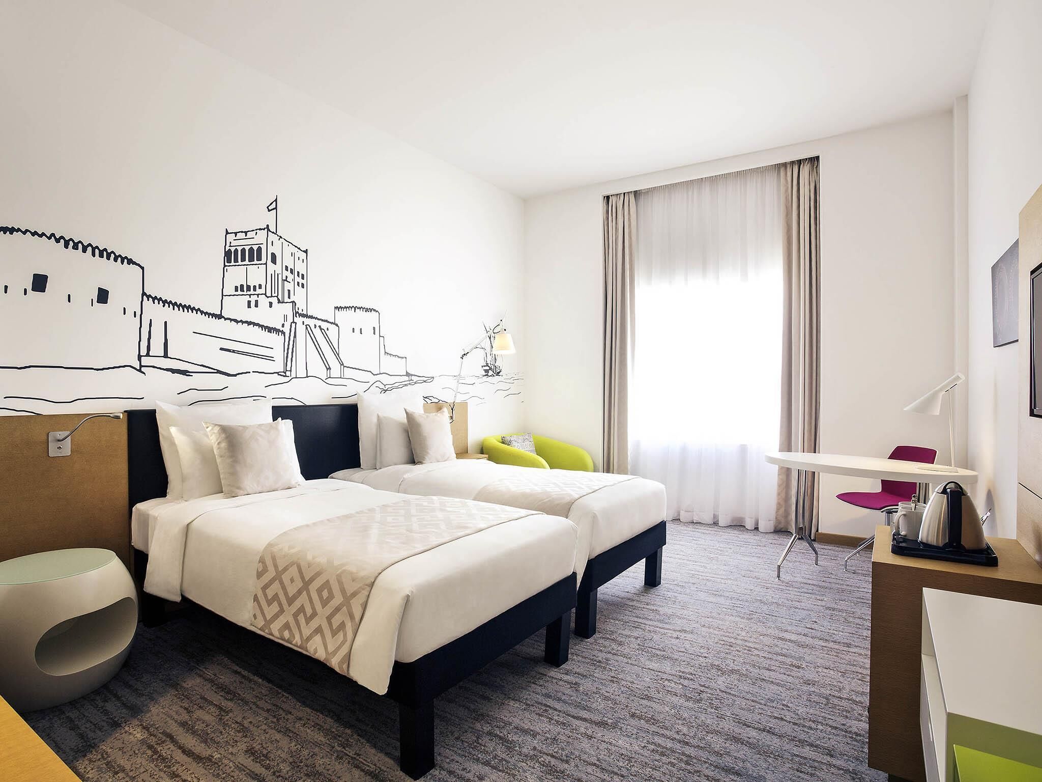 Literie de qualité supérieure, coffres-forts dans les chambres, bureau