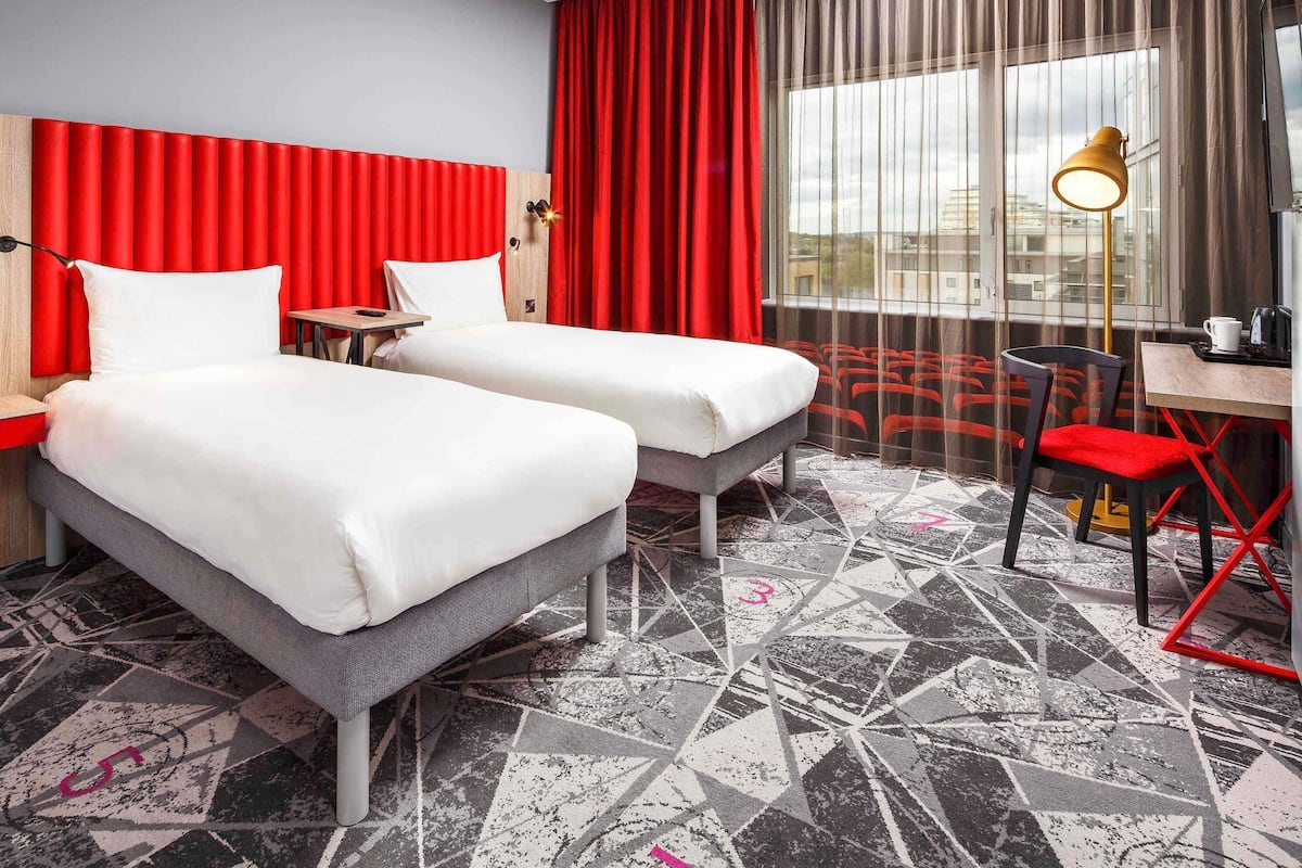 Room, 2 Twin Beds (The Duet) | Desk, laptop workspace, blackout drapes, soundproofing