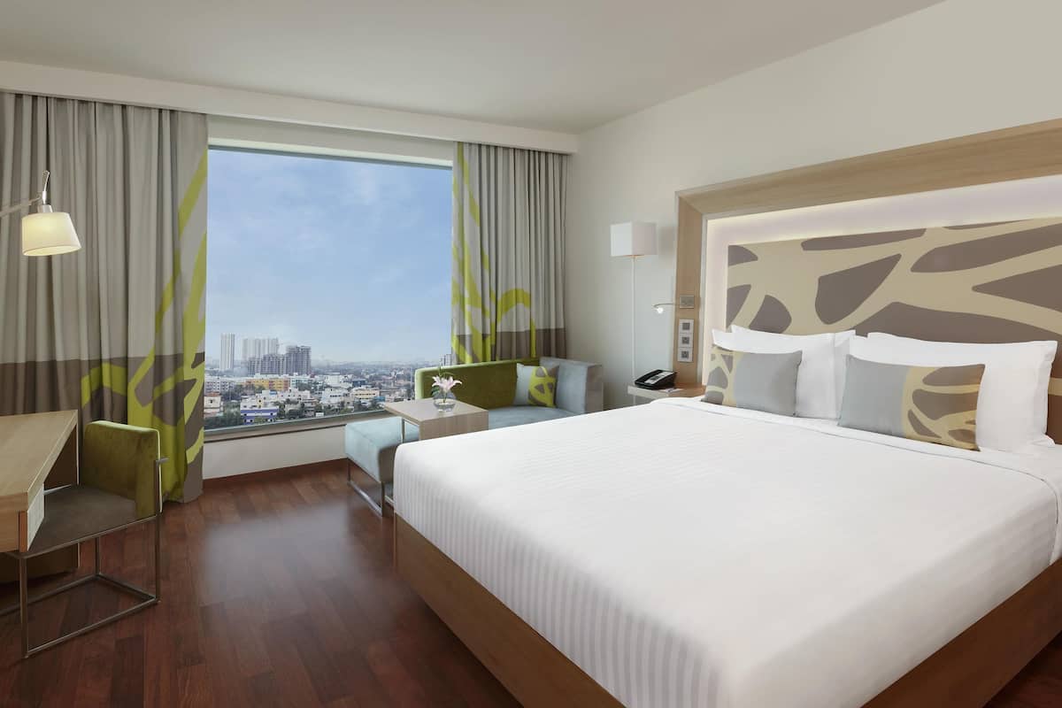 Premium bedding, minibar, in-room safe, desk