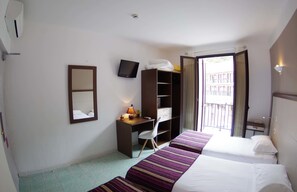 Triple Room | In-room safe, free WiFi - Hotel Brise de Mer (Ota)