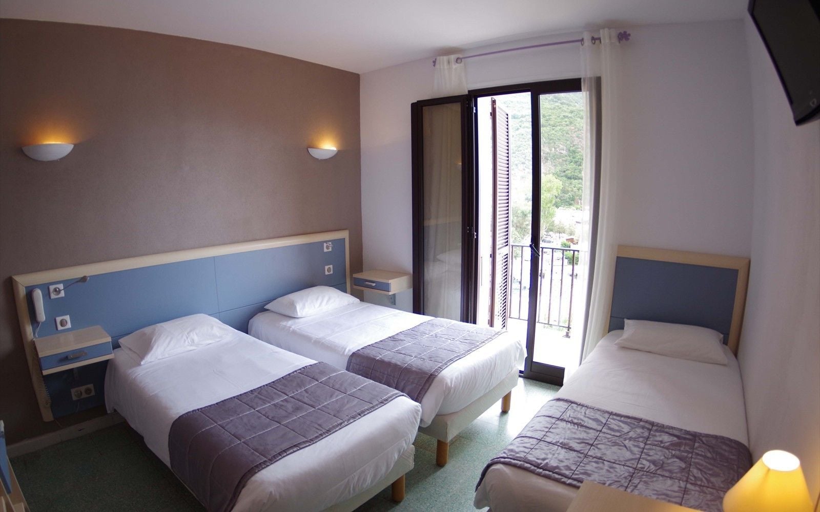 in-room safe, free wifi