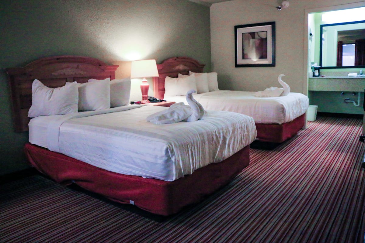 Superior Room, 2 Katil Kelamin (Double), Non Smoking | Meja, kalis bunyi, seterika/papan seterika, katil bayi/kot (surcaj)