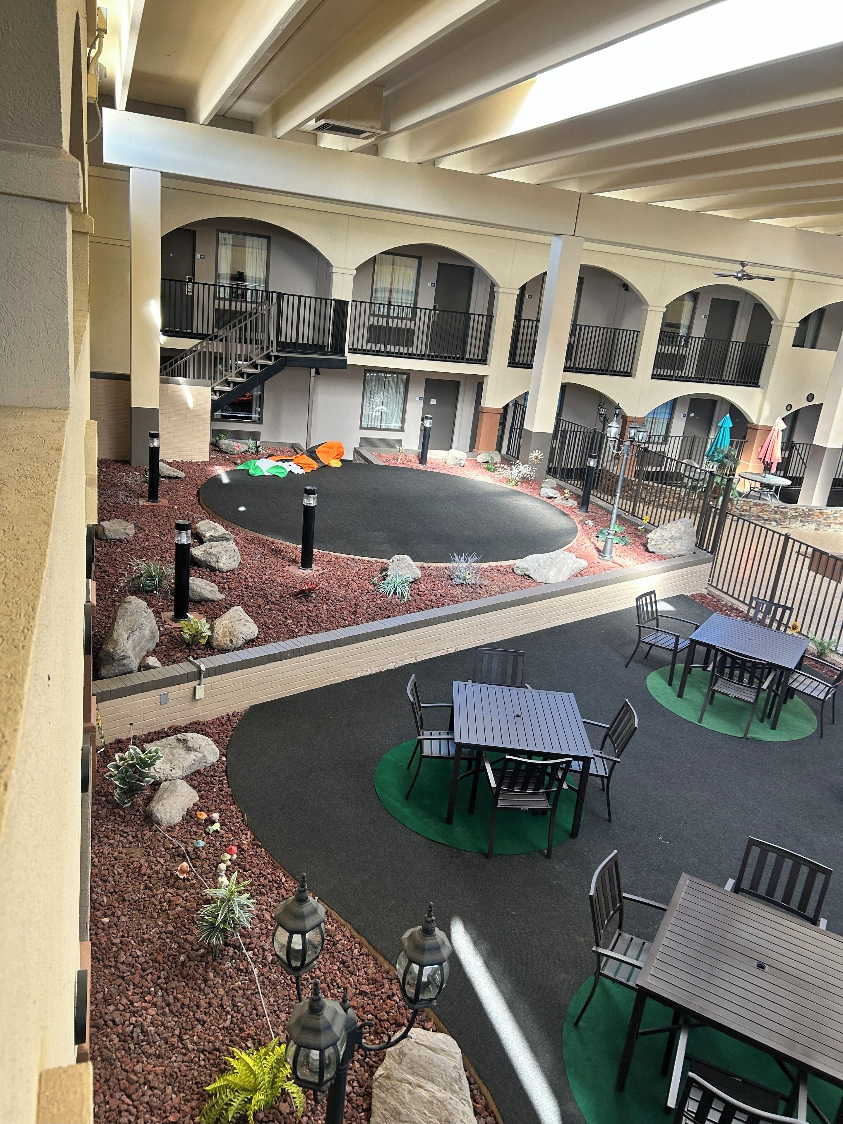 含每日吃到飽早餐