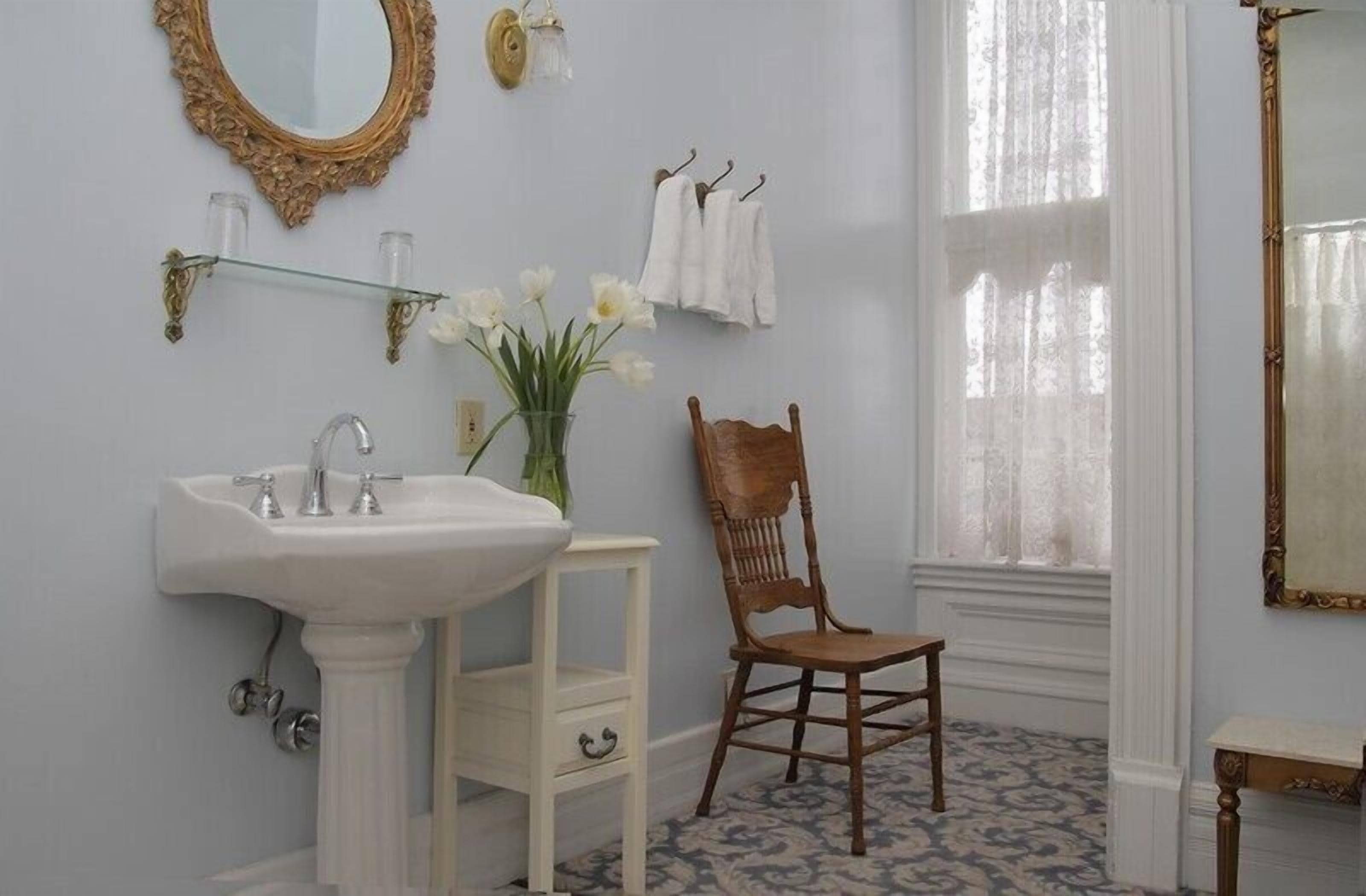 superior queen room | bathroom | rainfall showerhead, free toiletries, hair dryer, towels