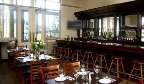 Bar (in der Unterkunft)