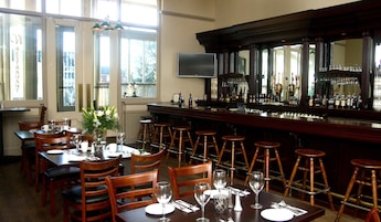 Bar (en la propiedad)