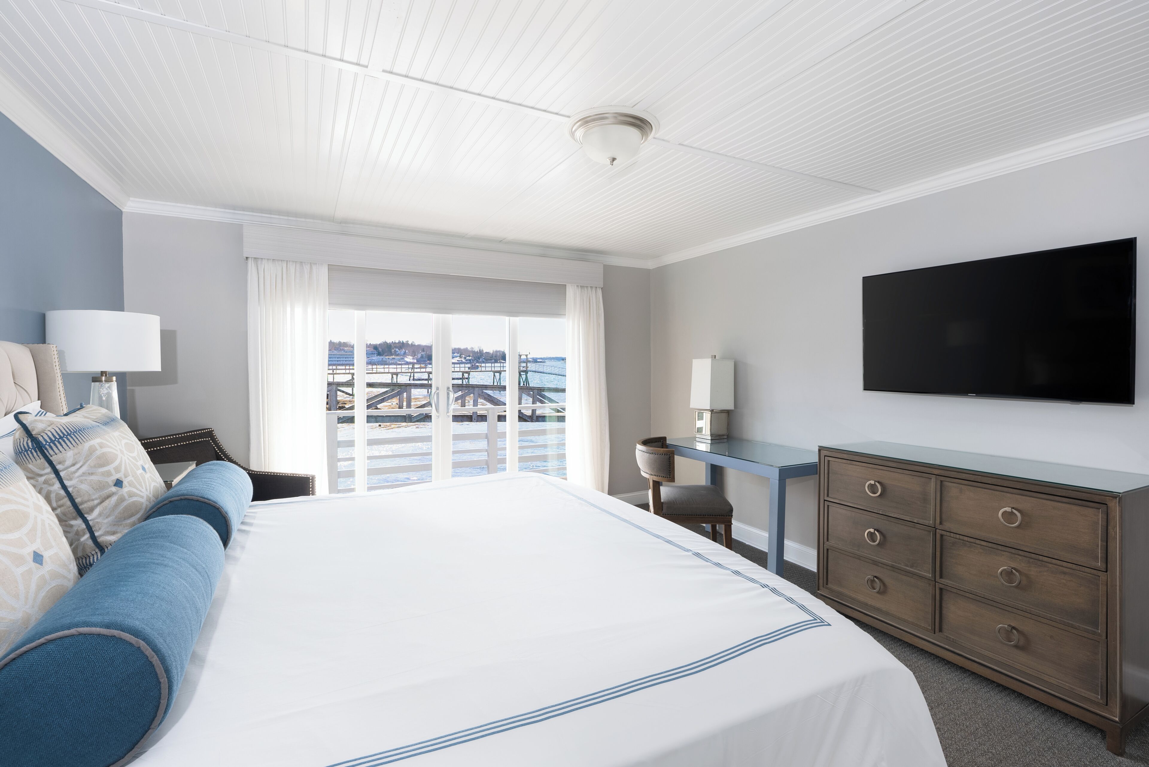 egyptian cotton sheets, premium bedding, pillow-top beds, desk