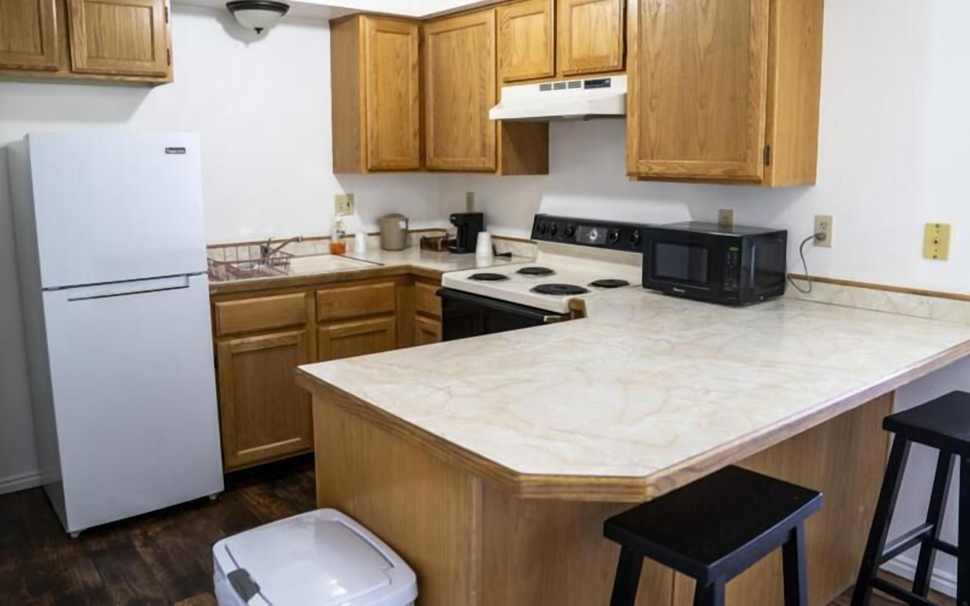 basic studio suite | private kitchenette | fridge, microwave