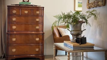 Classic Room | 1 bedroom, individually decorated, individually furnished