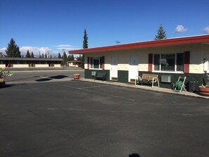 Exterior - The Historic Madison Hotel Motel (West Yellowstone)