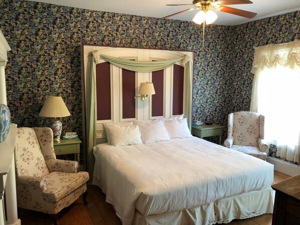 Hypo-allergenic bedding, individually furnished, free WiFi, bed sheets - The Central House (Bar Harbor)