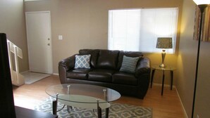 1 Bedroom, Townhouse | 起居區