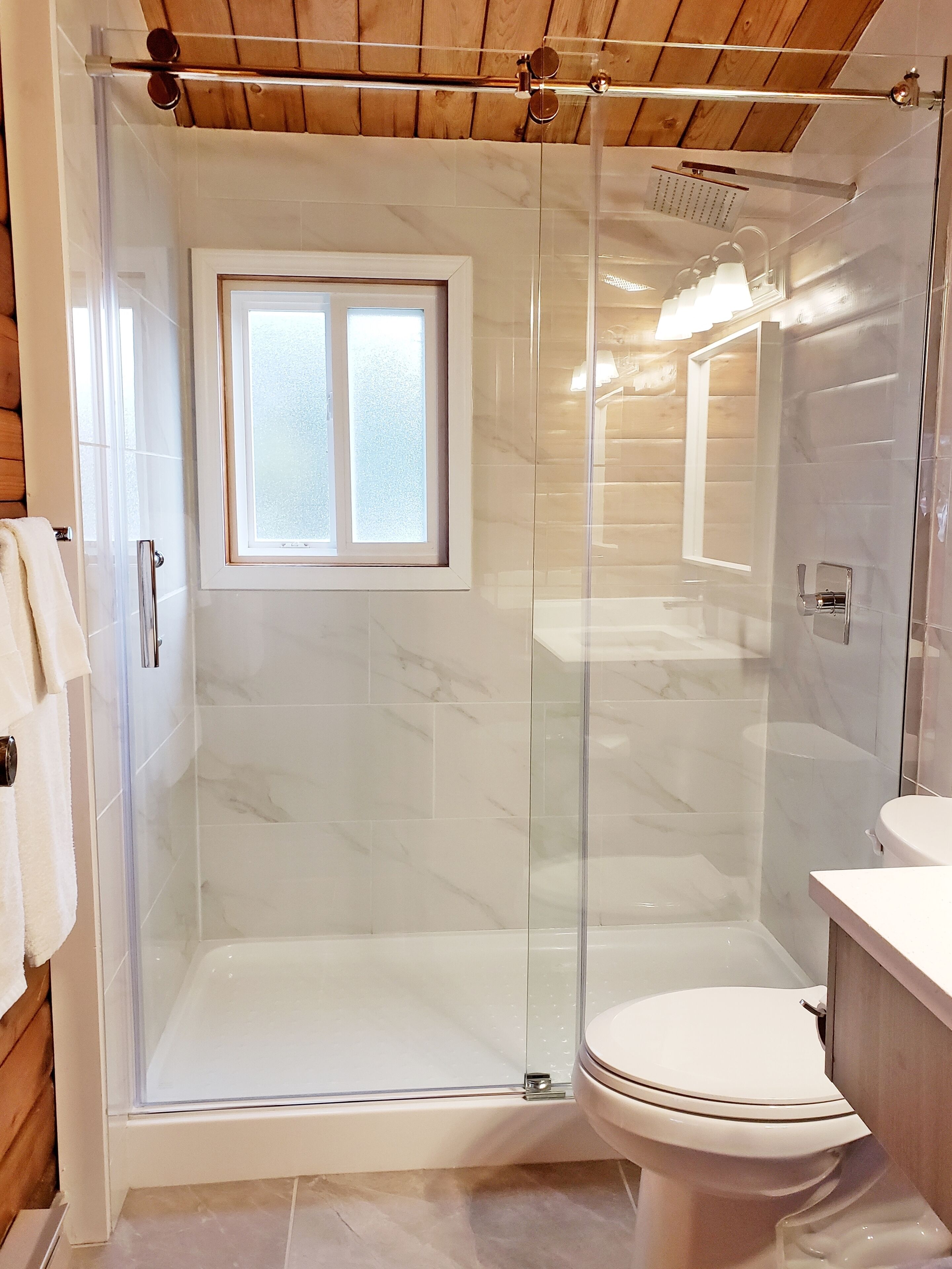 Ensemble douche/baignoire, baignoire relaxante profonde