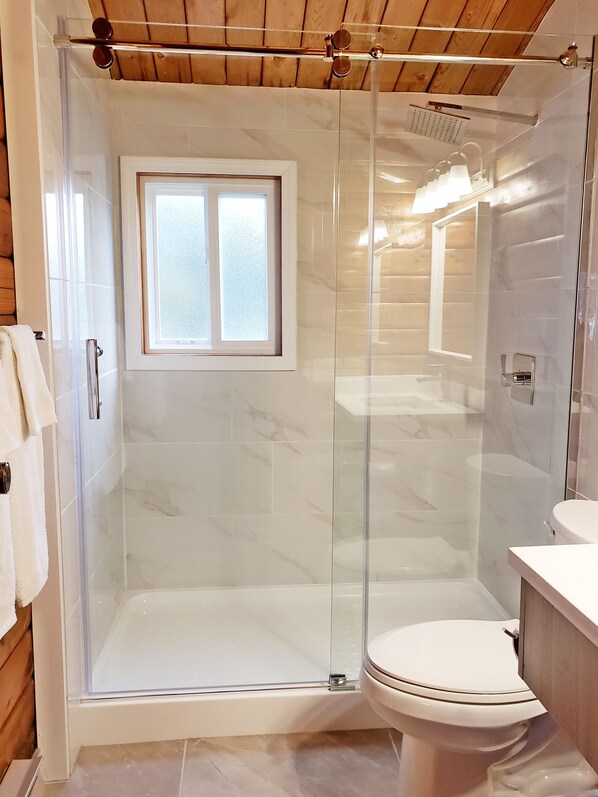 Ensemble douche/baignoire, baignoire relaxante profonde