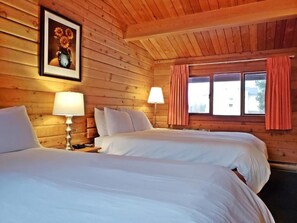 Desk, blackout curtains, free WiFi - Rocky Inn (Valemount)