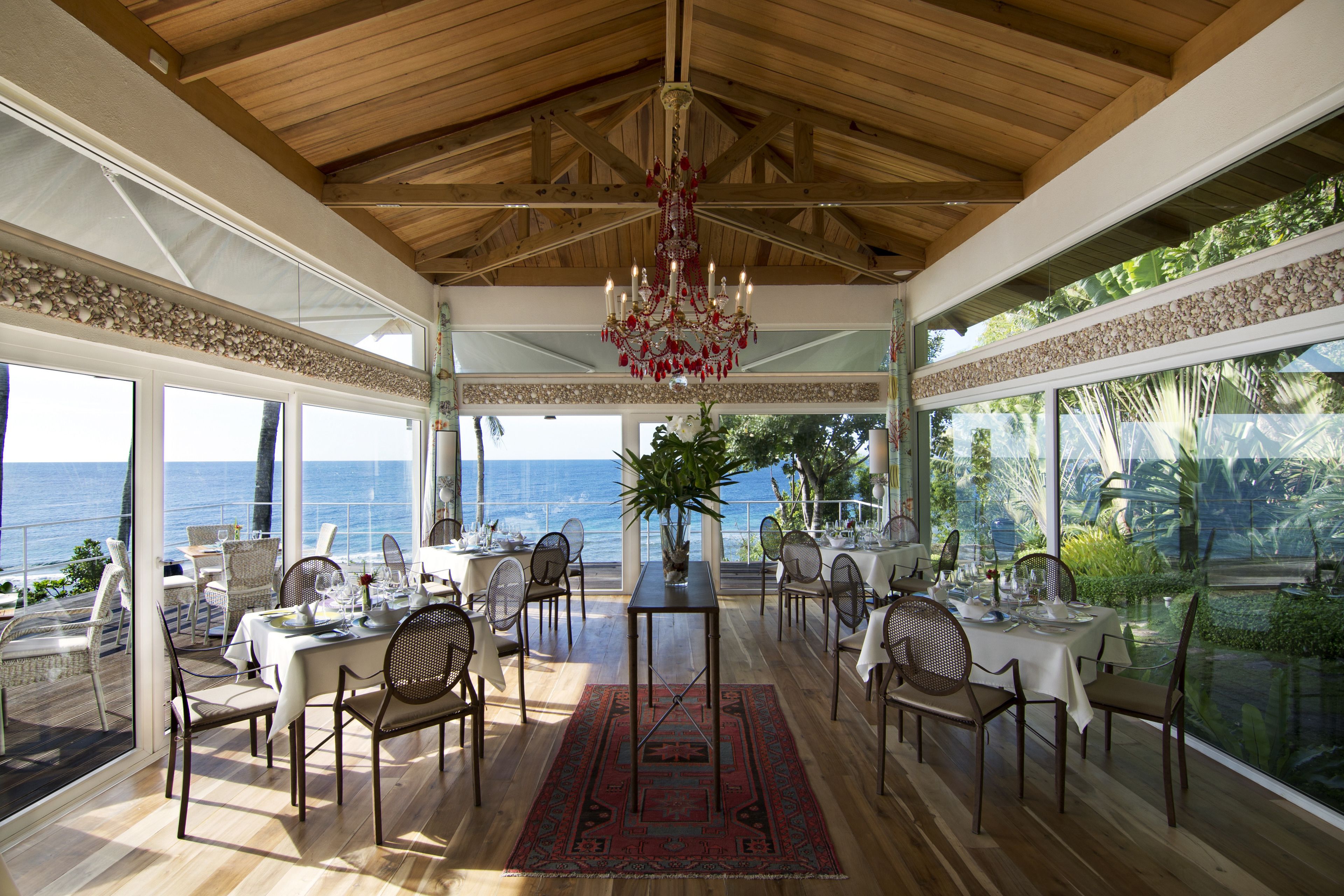 Se sirven desayunos, comidas, cenas y cocina internacional 