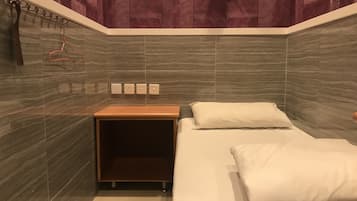 Kamar Single Standar, 1 Tempat Tidur Twin | Kedap suara, Wi-Fi gratis, dan seprai linen