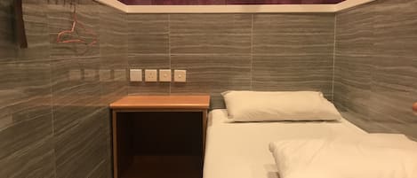 Habitación individual estándar, 1 cama individual | Insonorización, wifi gratis, ropa de cama y acceso para silla de ruedas