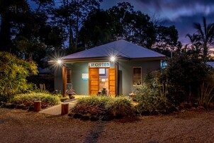 Fachada del alojamiento - Noche