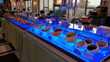 Petit déjeuner composé de spécialités régionales compris tous les jours