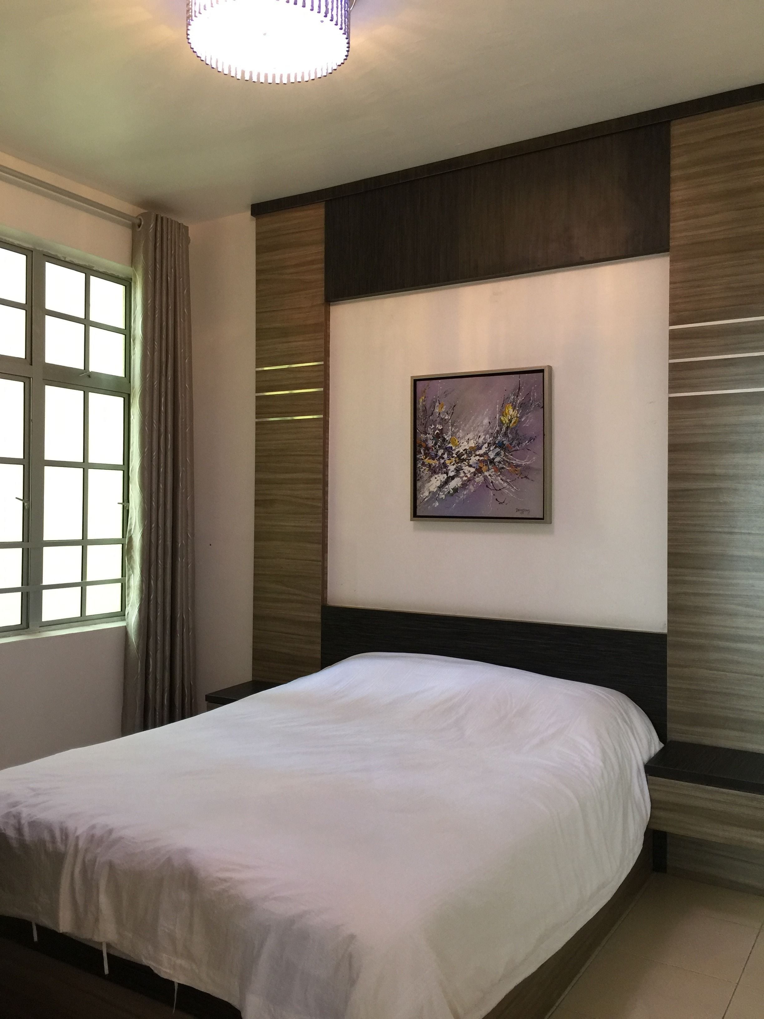 3 bedrooms, desk, iron/ironing board