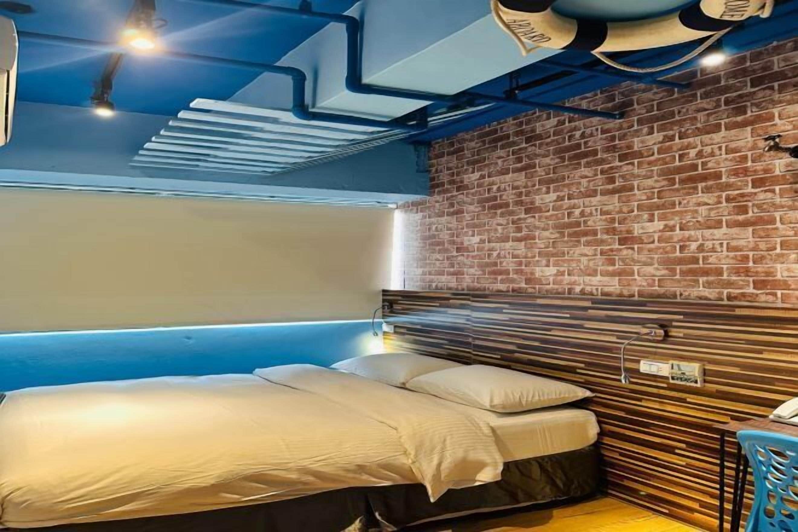 Trang trí khác biệt, bàn, màn/rèm cản sáng 