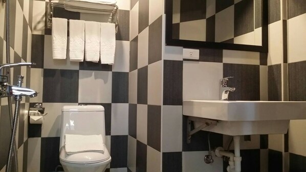 Business Double Room (B) | Bathroom | Shower, hair dryer, bidet, towels