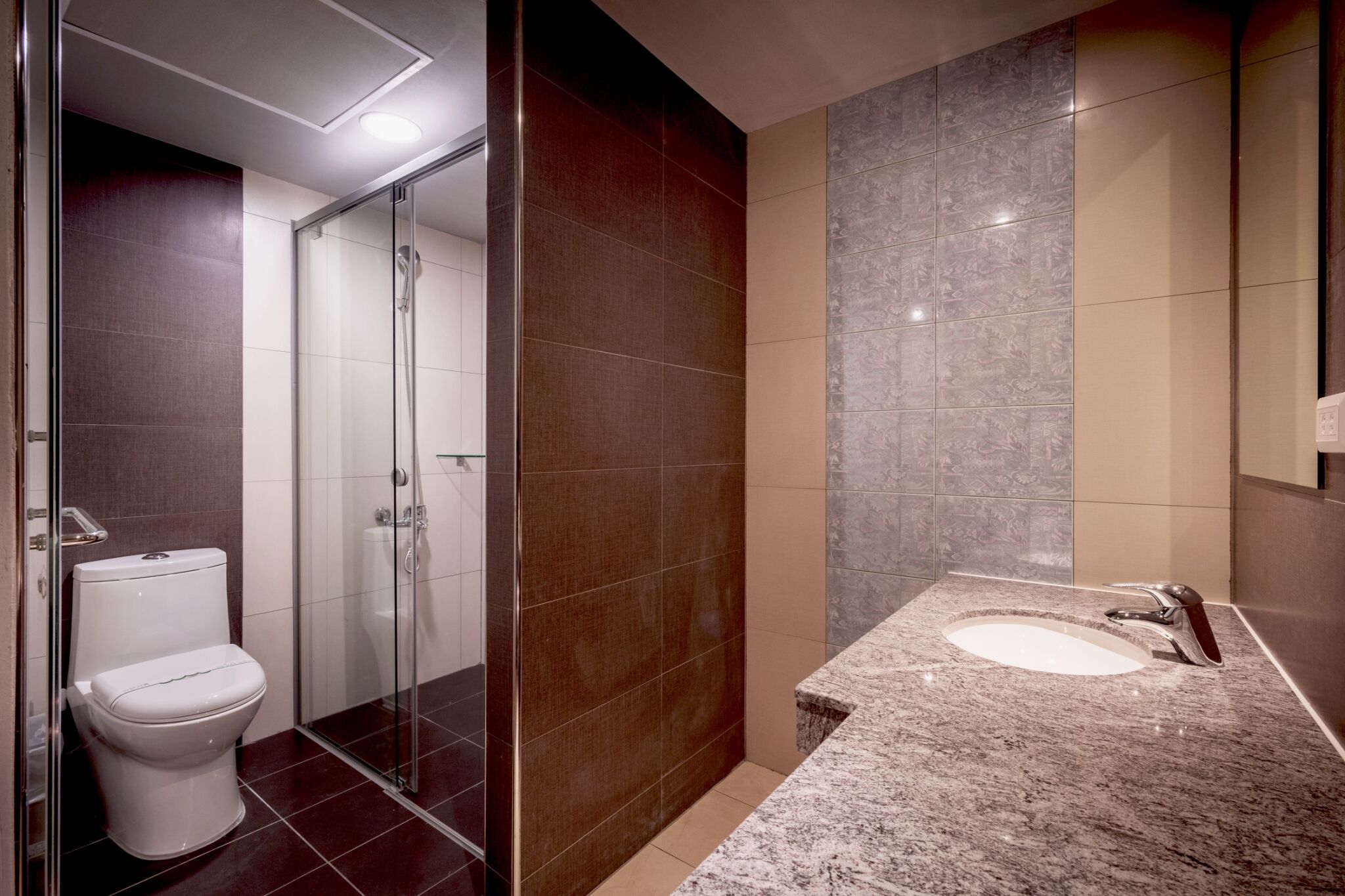 shower, free toiletries, hair dryer, slippers