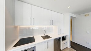 Apartemen Mewah, 2 kamar tidur | Dapur pribadi | Lemari es besar, microwave, oven, dan kompor