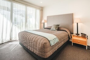 Luksusleilighet, 3 soverom | Individuelt dekorert, individuelt innredet og skrivebord