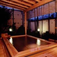 Bañera de hidromasaje interior