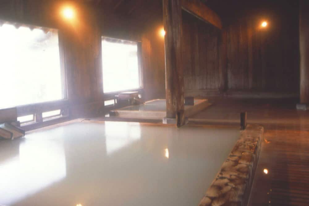 Manza Onsen Nisshinkan