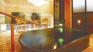 Bañera de hidromasaje interior