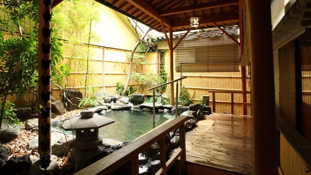 Bañera de hidromasaje exterior
