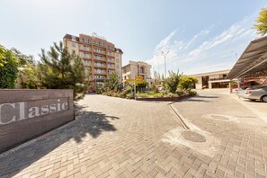 Property entrance - Classic (Osh)