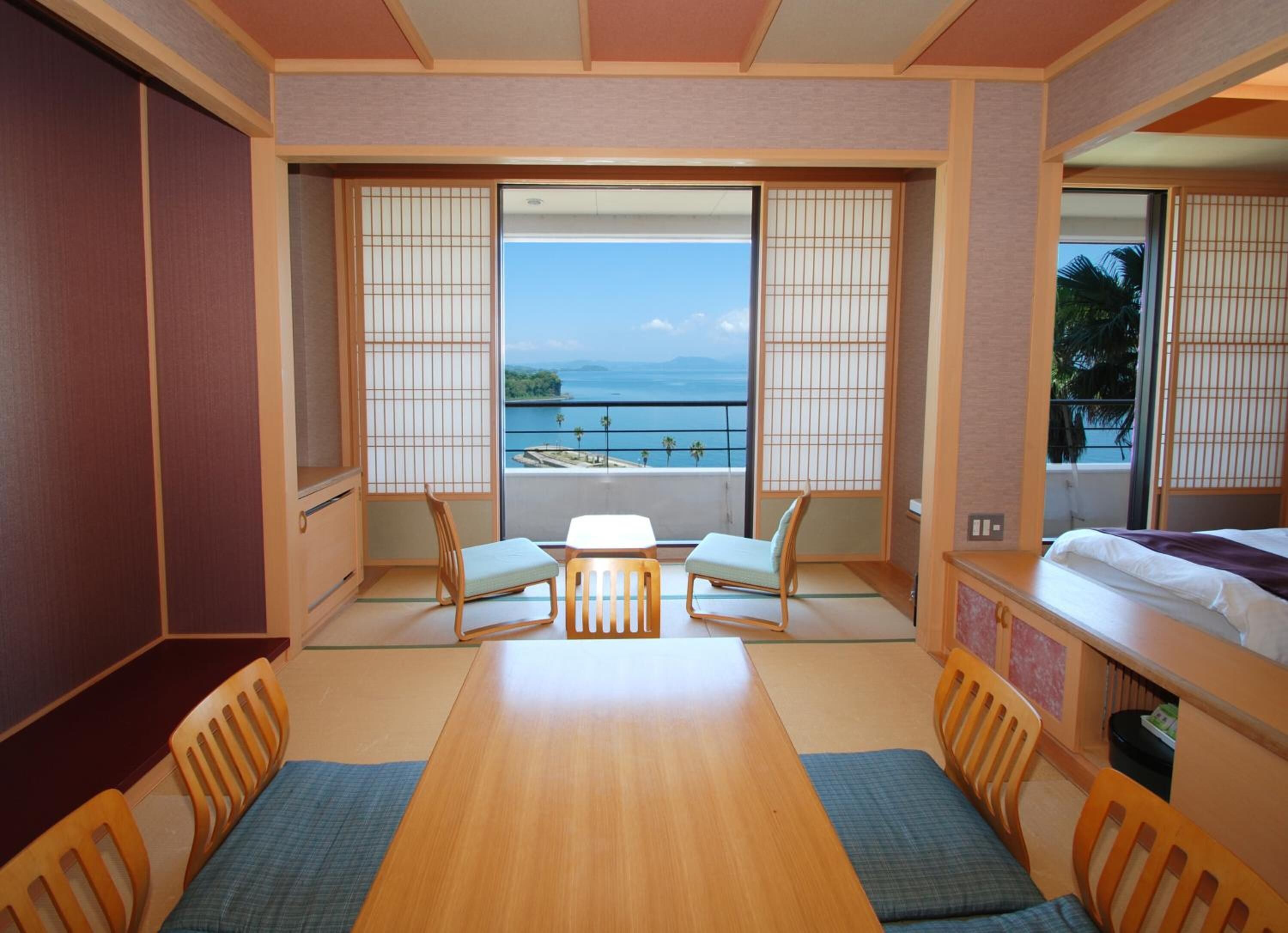 in-room safe, free wifi