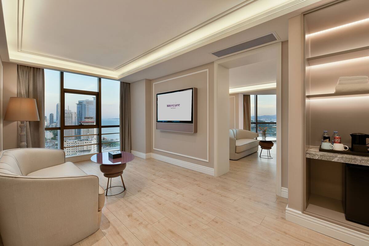 Privilege, Room, 2 Twin Beds | 1 bedroom, minibar, desk, soundproofing