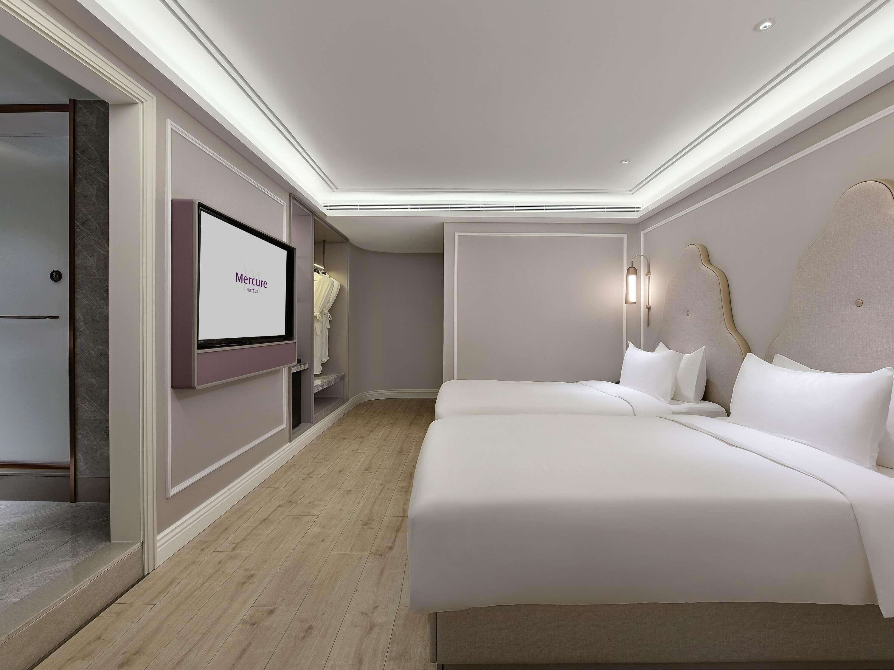 Privilege, Room, 2 Twin Beds | Minibar, desk, soundproofing, free WiFi